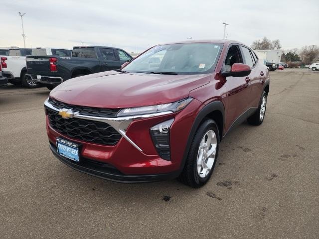 2024 Chevrolet Trax Vehicle Photo in ENGLEWOOD, CO 80113-6708