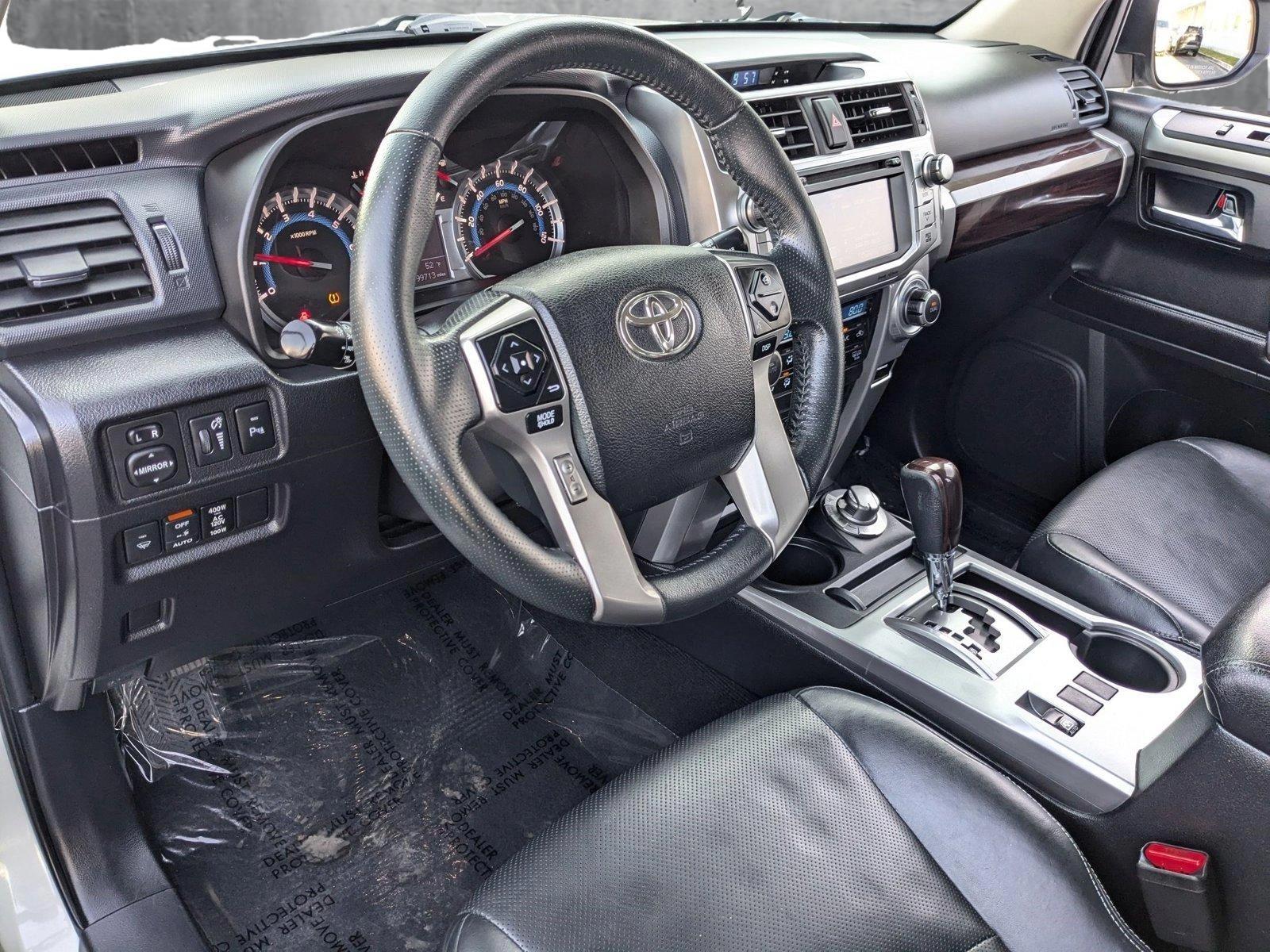 2016 Toyota 4Runner Vehicle Photo in VALENCIA, CA 91355-1705