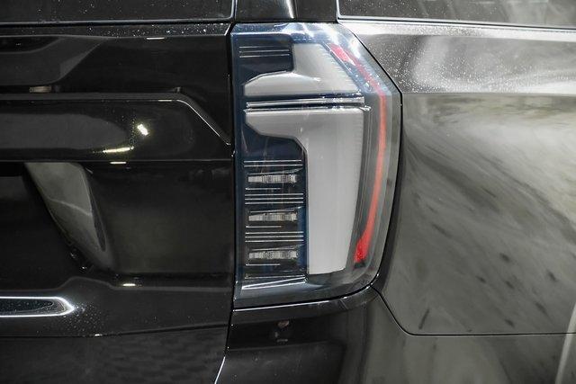 2025 Chevrolet Suburban Vehicle Photo in EVERETT, WA 98203-5662