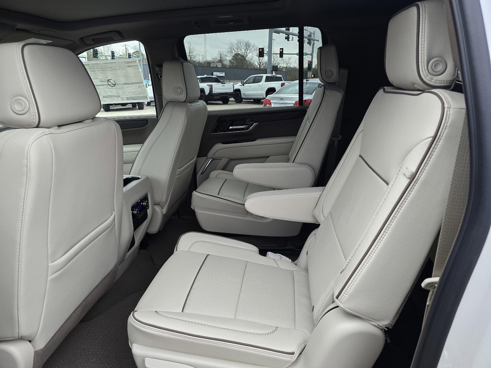 2025 GMC Yukon XL Vehicle Photo in Rolla, MO 65401