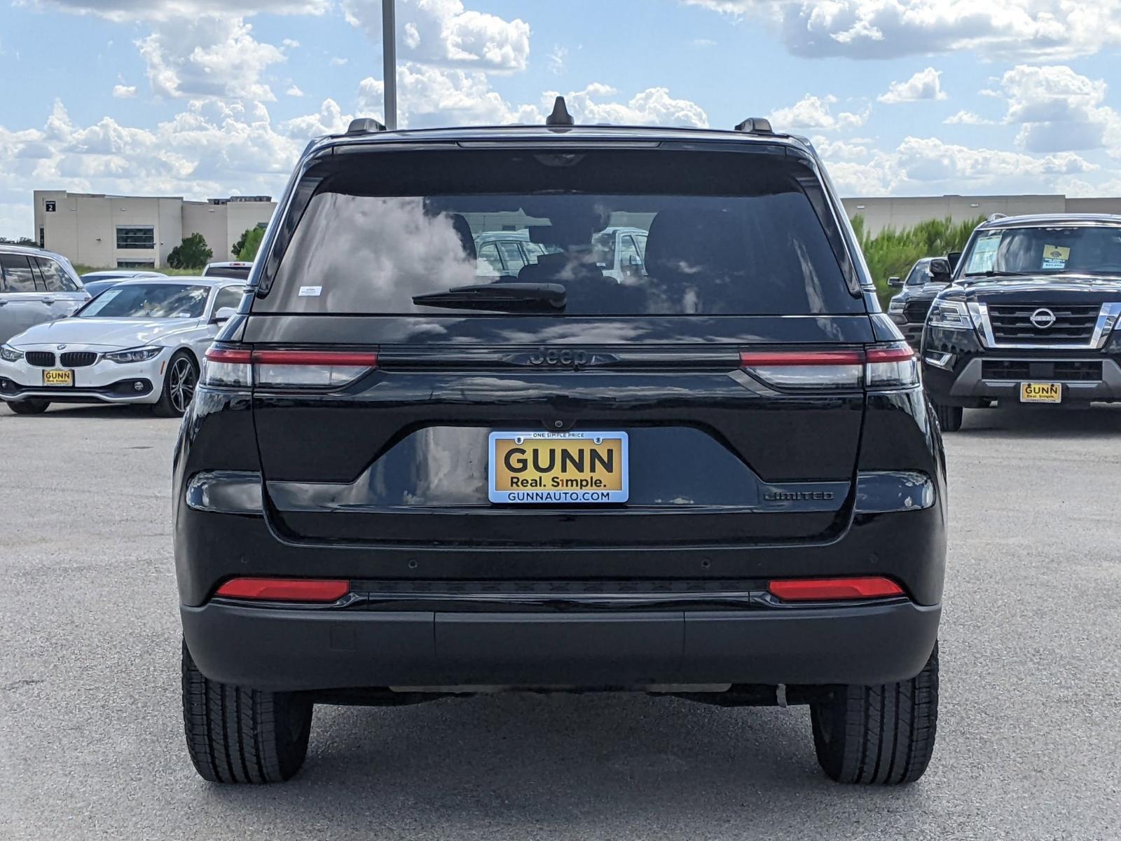2023 Jeep Grand Cherokee Vehicle Photo in Seguin, TX 78155