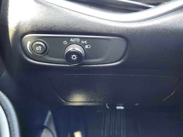 2021 Chevrolet Malibu Vehicle Photo in DENTON, TX 76210-9321