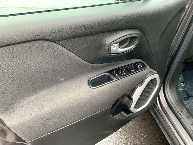 2021 Jeep Renegade Vehicle Photo in MOON TOWNSHIP, PA 15108-2571