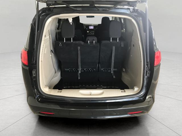 2022 Chrysler Voyager Vehicle Photo in GREEN BAY, WI 54303-3330