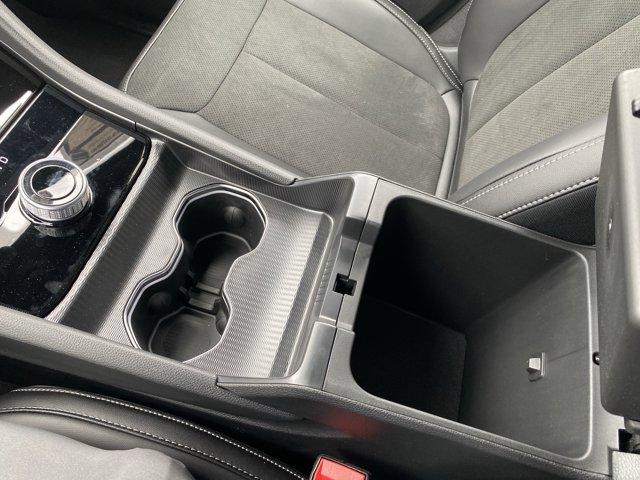2025 Jeep Grand Cherokee L Vehicle Photo in Doylsetown, PA 18901
