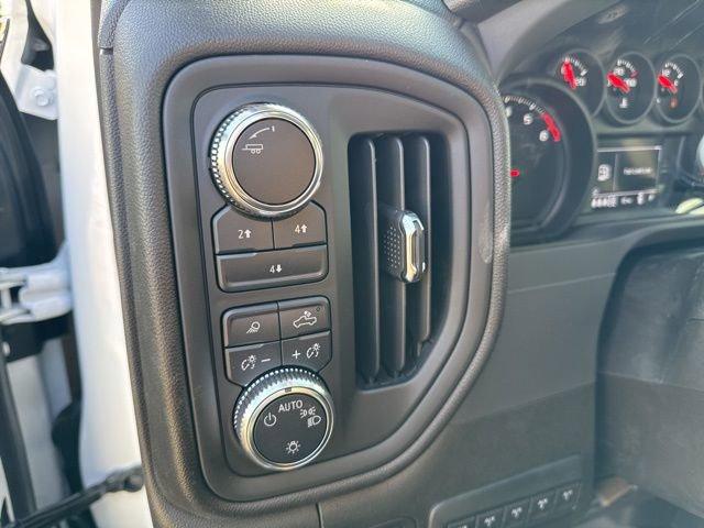 2025 GMC Sierra 3500 HD Chassis Cab Vehicle Photo in MEDINA, OH 44256-9631