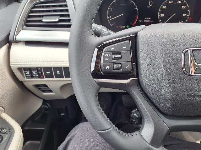 2025 Honda Odyssey Vehicle Photo in Oshkosh, WI 54904
