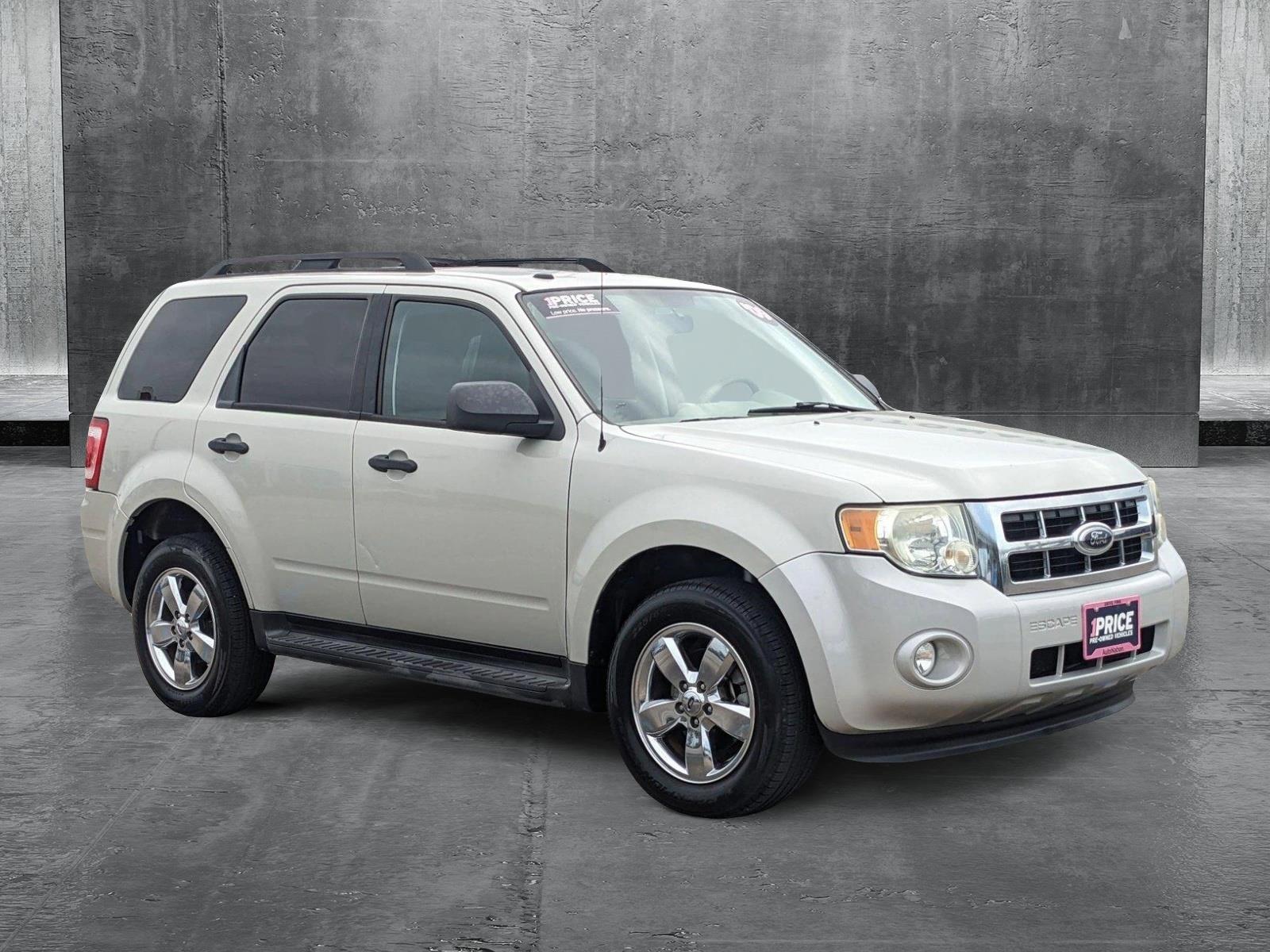 2009 Ford Escape Vehicle Photo in HOUSTON, TX 77034-5009