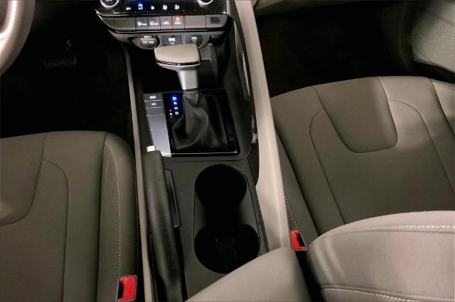 2024 Hyundai ELANTRA Vehicle Photo in Lees Summit, MO 64086