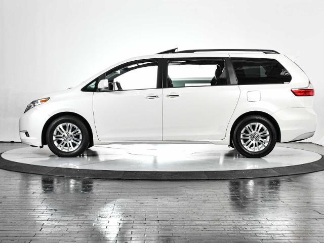 2016 Toyota Sienna Vehicle Photo in DALLAS, TX 75235