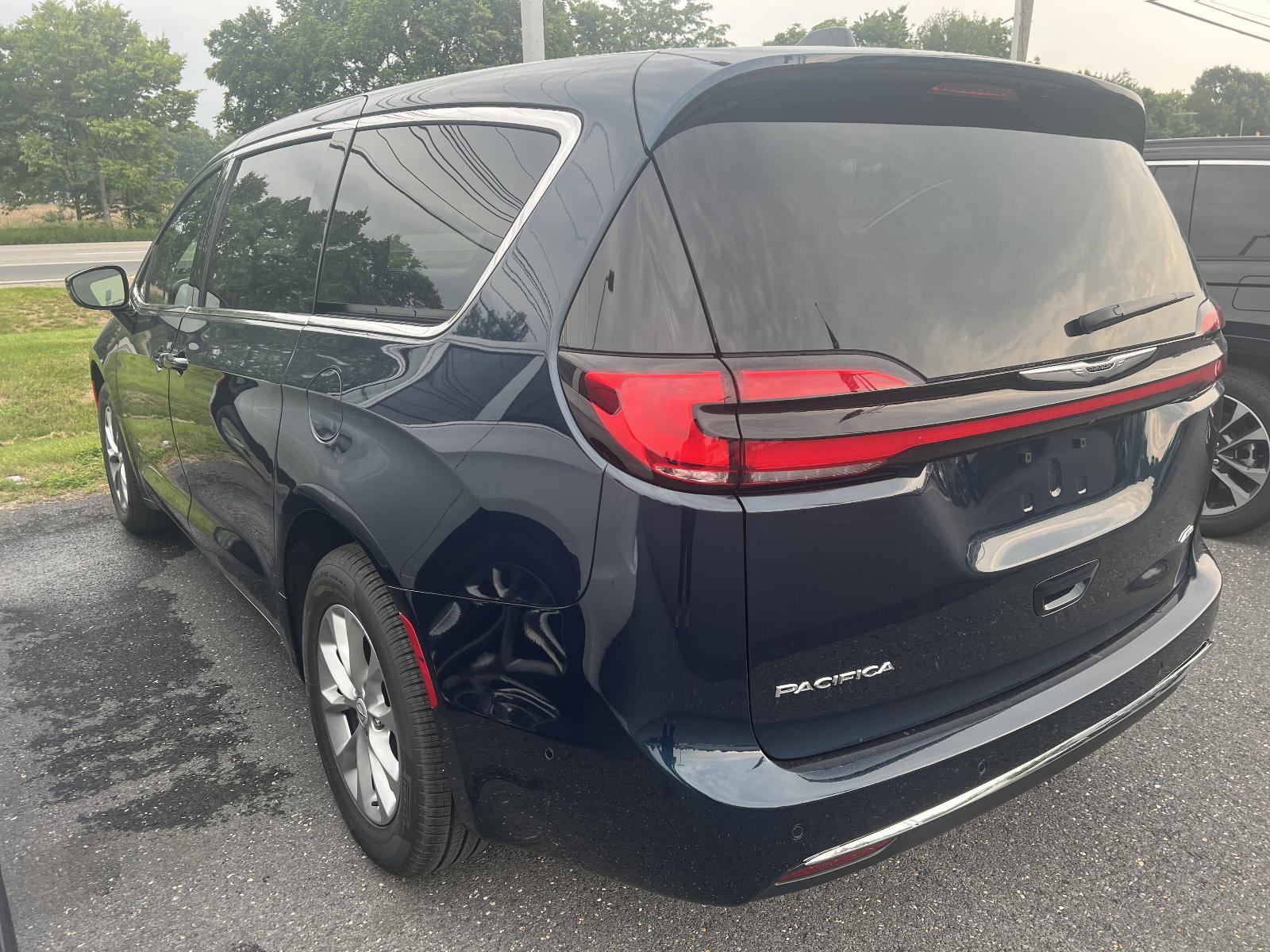 2025 Chrysler Pacifica Vehicle Photo in Mechanicsburg, PA 17050-1707