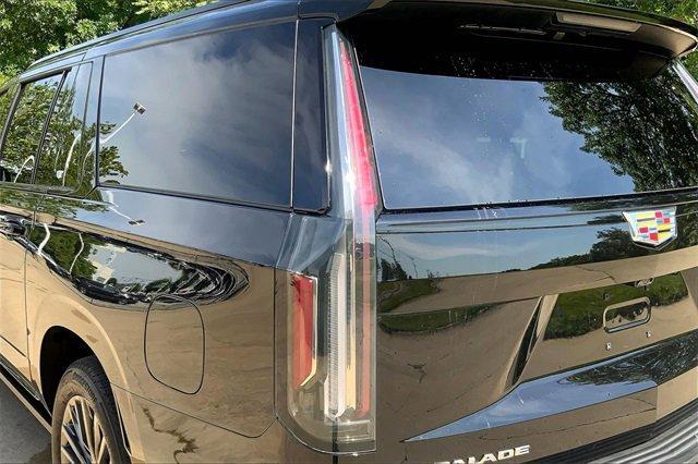 2024 Cadillac Escalade ESV Vehicle Photo in KANSAS CITY, MO 64114-4545