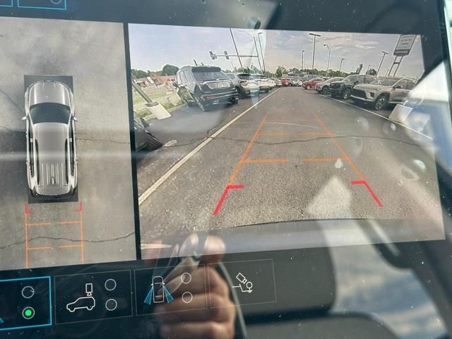 2025 GMC Acadia Vehicle Photo in COLUMBIA, MO 65203-3903