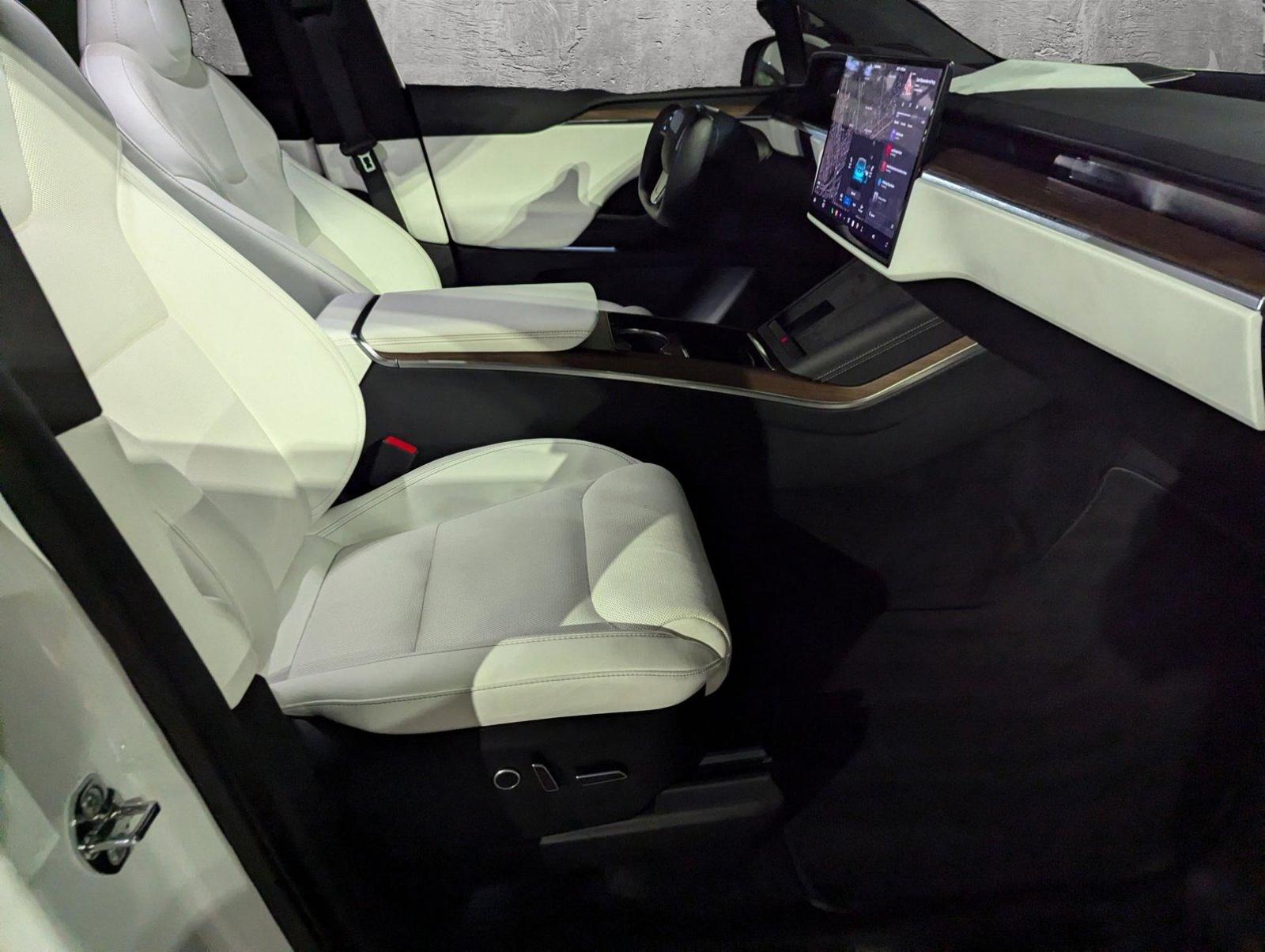 2022 Tesla Model X Vehicle Photo in Fort Lauderdale, FL 33316