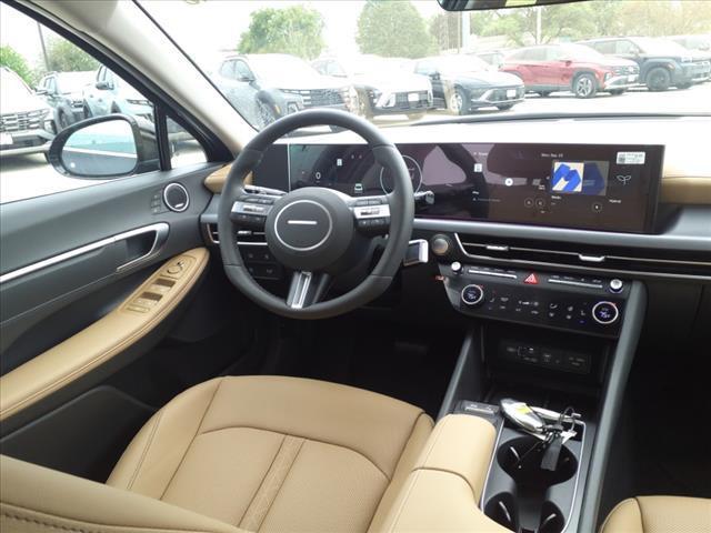 2024 Hyundai SONATA Hybrid Vehicle Photo in Peoria, IL 61615