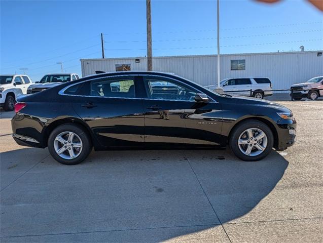 2025 Chevrolet Malibu Vehicle Photo in ENGLEWOOD, CO 80113-6708