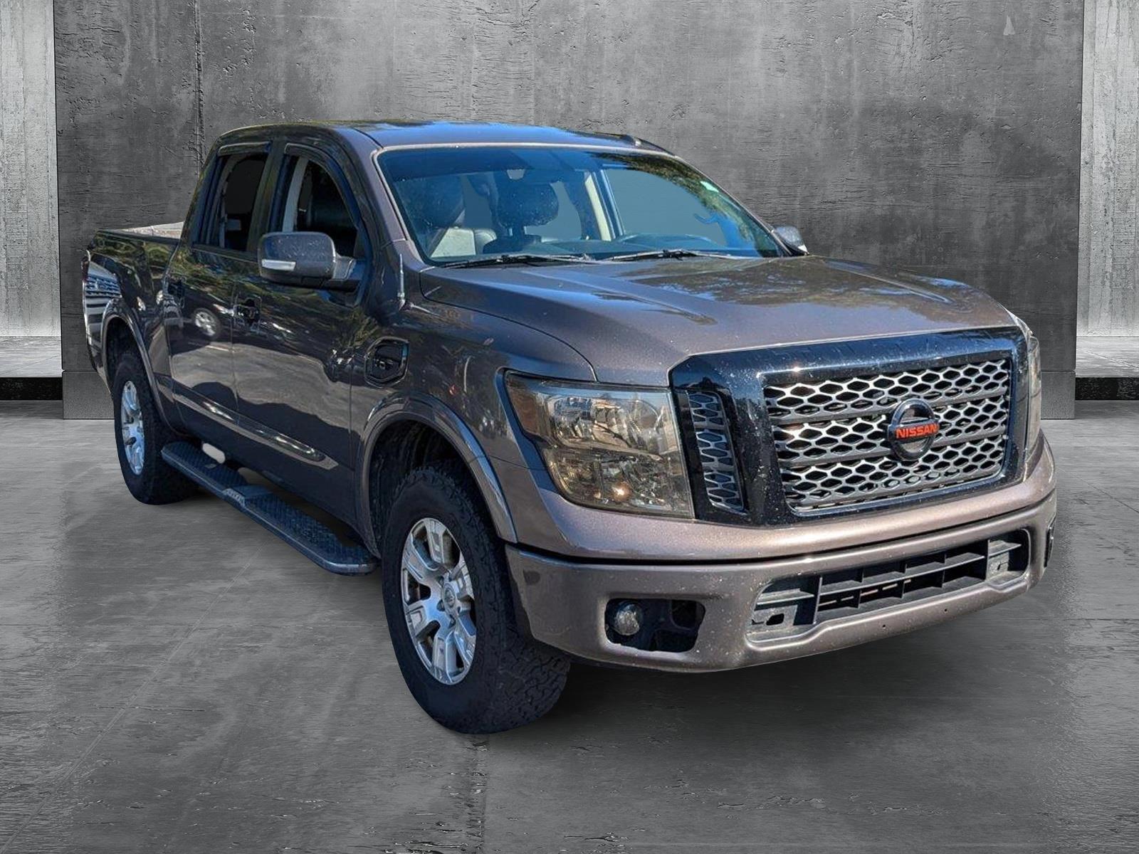 2017 Nissan Titan Vehicle Photo in Panama City, FL 32401