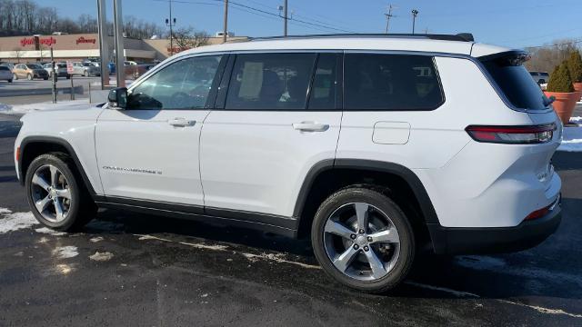 2021 Jeep Grand Cherokee L Vehicle Photo in MOON TOWNSHIP, PA 15108-2571