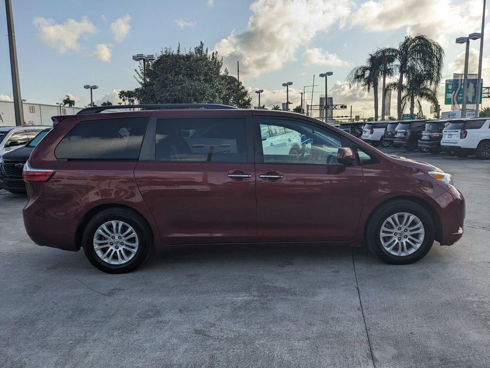 2015 Toyota Sienna Vehicle Photo in MIAMI, FL 33172-3015