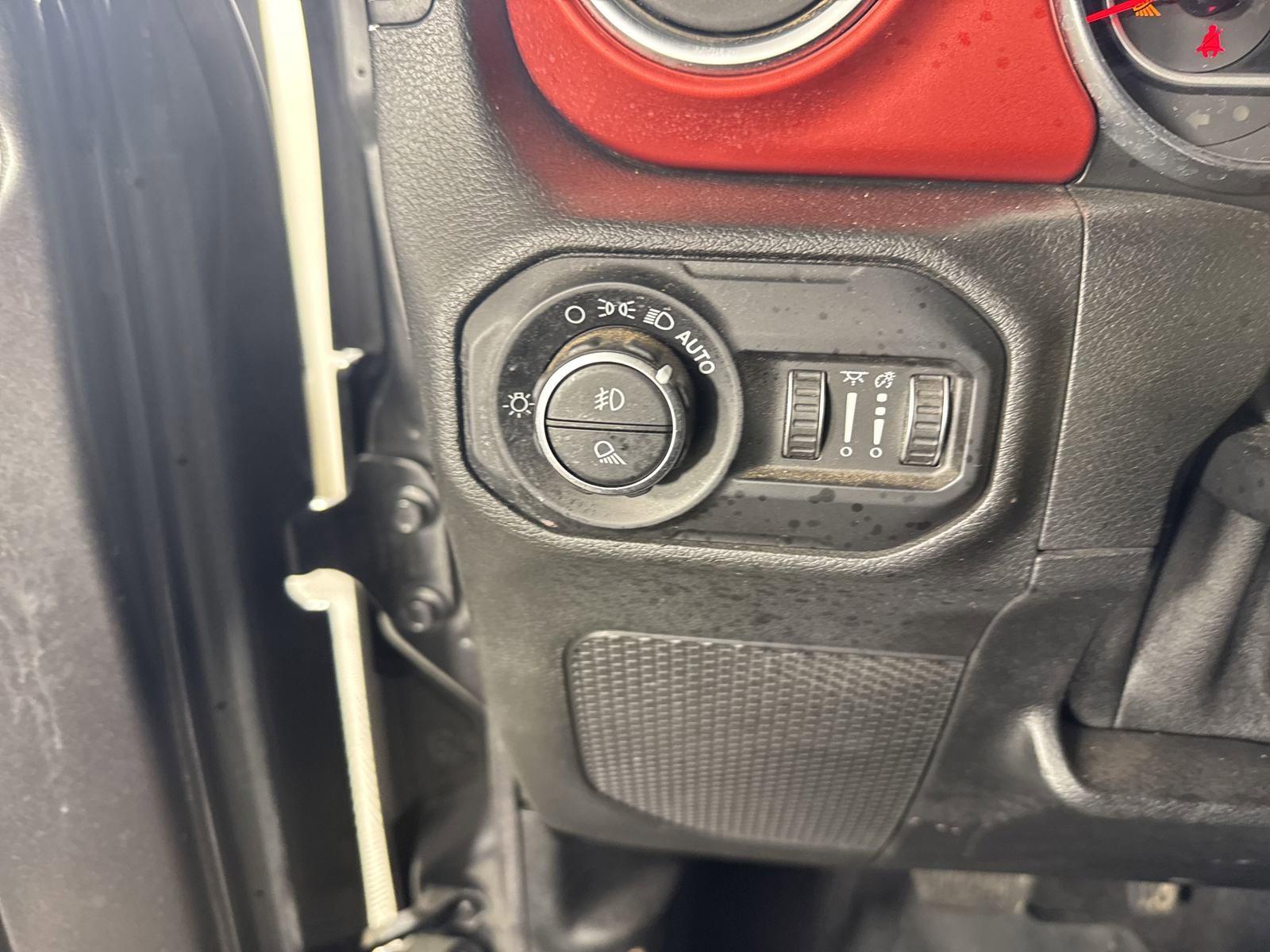 2020 Jeep Gladiator Vehicle Photo in GEORGETOWN, TX 78626-7508