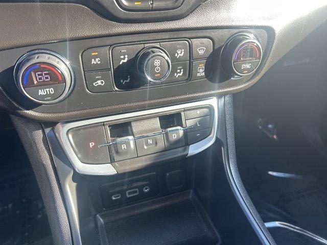 2022 GMC Terrain Vehicle Photo in MEDINA, OH 44256-9631
