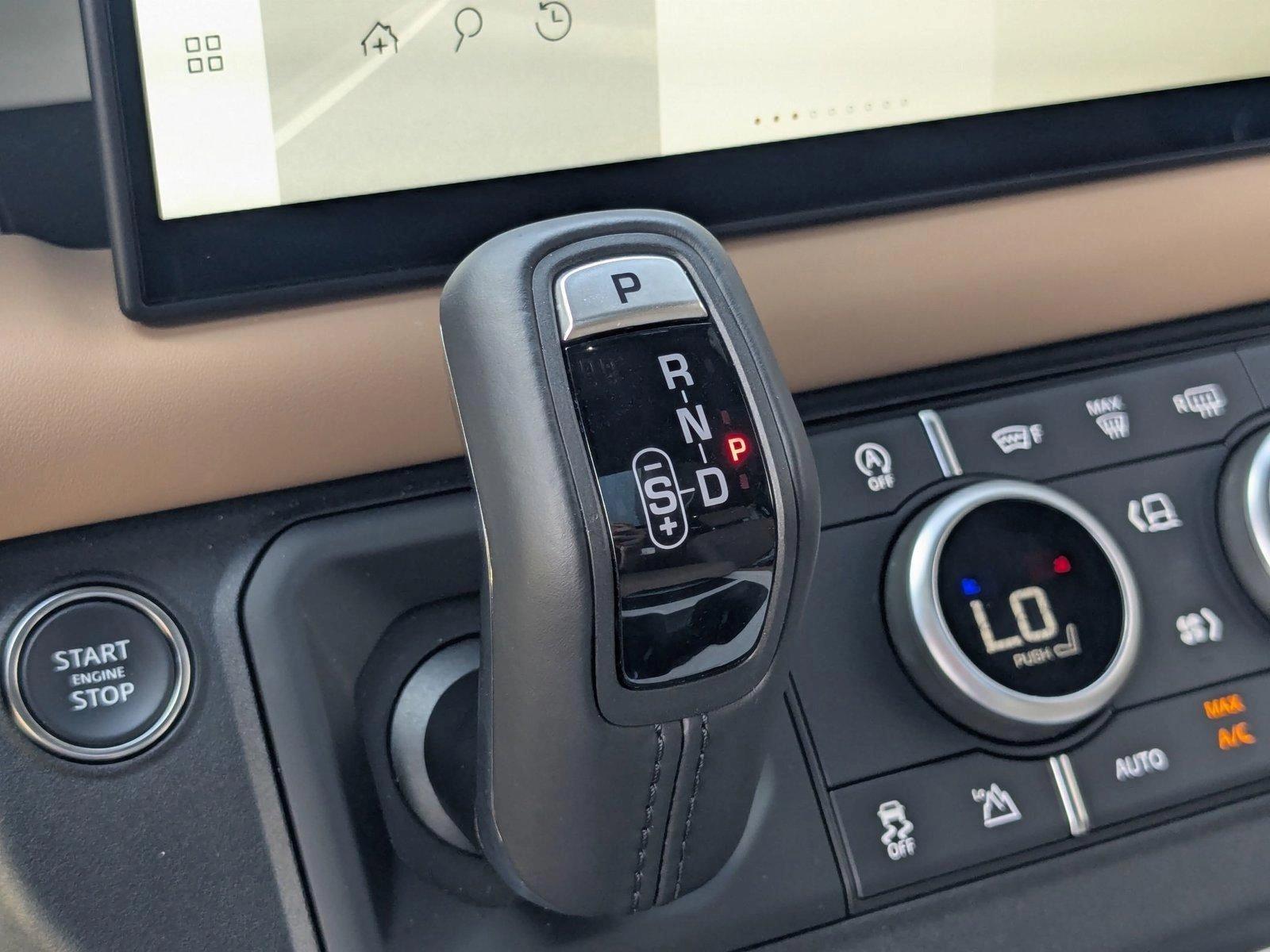 2025 Land Rover Defender Vehicle Photo in Pompano Beach, FL 33064