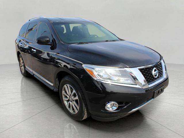 2013 Nissan Pathfinder Vehicle Photo in Green Bay, WI 54304