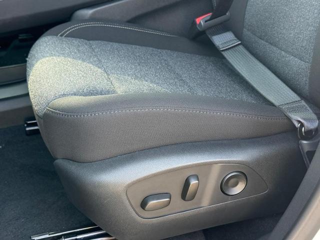 2025 GMC Acadia Vehicle Photo in COLUMBIA, MO 65203-3903