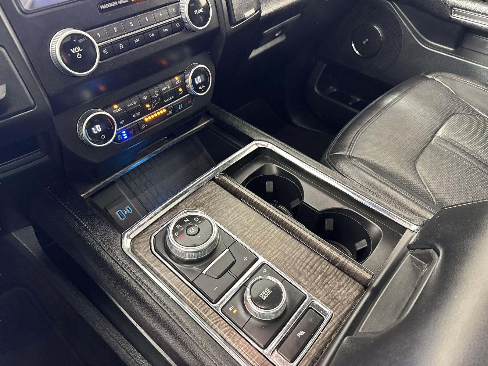 2021 Ford Expedition Max Vehicle Photo in GEORGETOWN, TX 78626-7508
