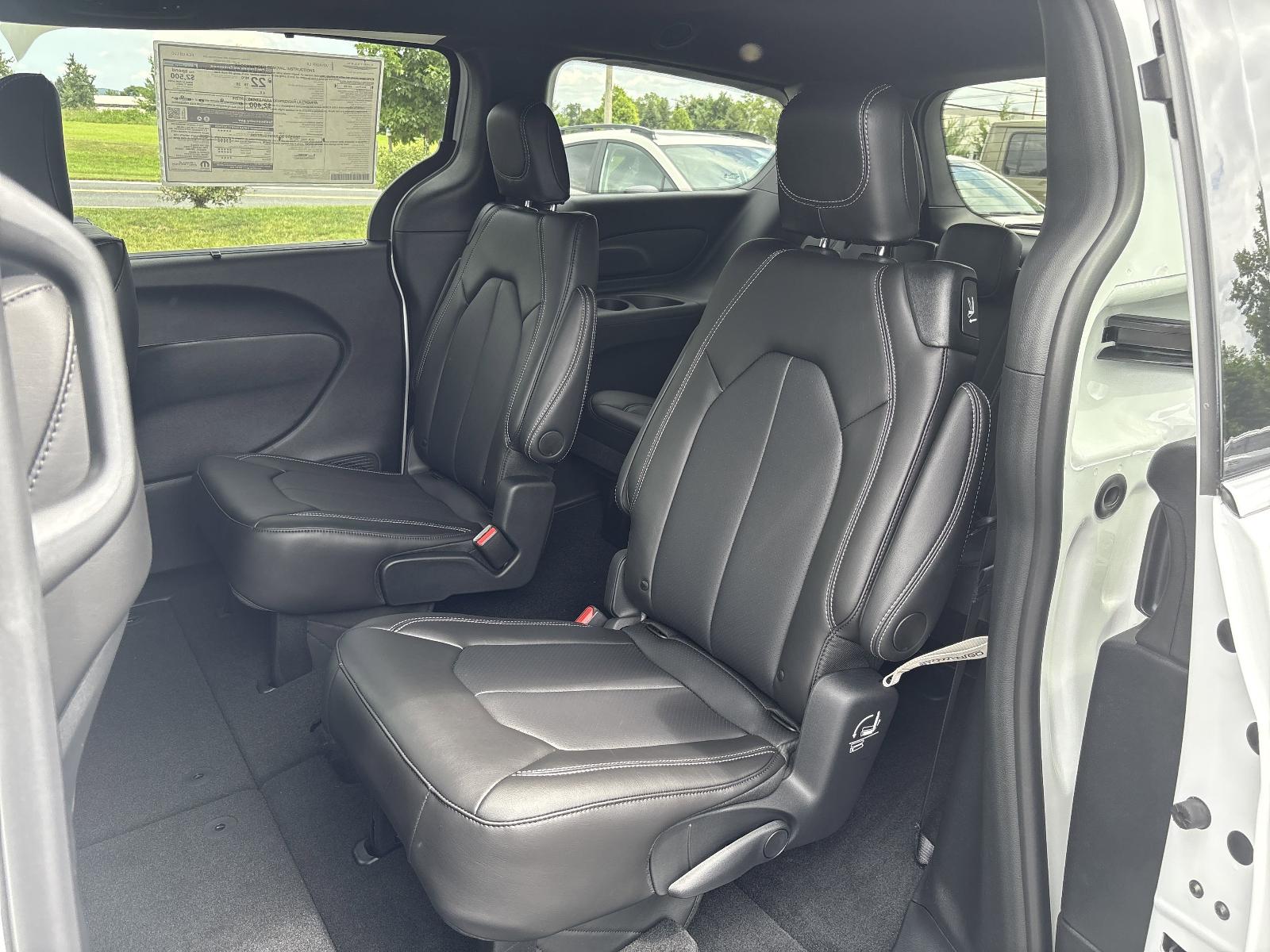 2025 Chrysler Voyager Vehicle Photo in Mechanicsburg, PA 17050-1707