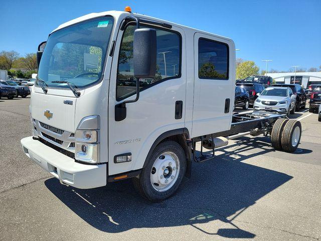 2024 Chevrolet Low Cab Forward 4500 Vehicle Photo in DANBURY, CT 06810-5034