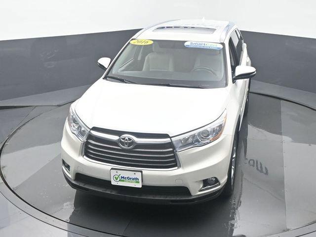 2016 Toyota Highlander Vehicle Photo in Marion, IA 52302