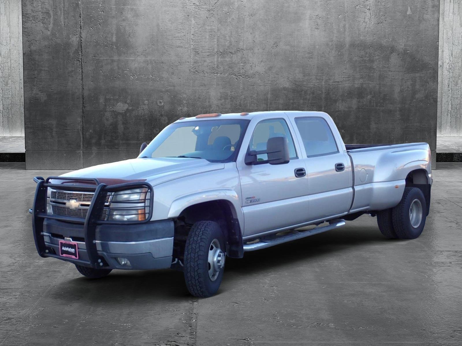 2005 Chevrolet Silverado 3500 Vehicle Photo in DENVER, CO 80221-3610