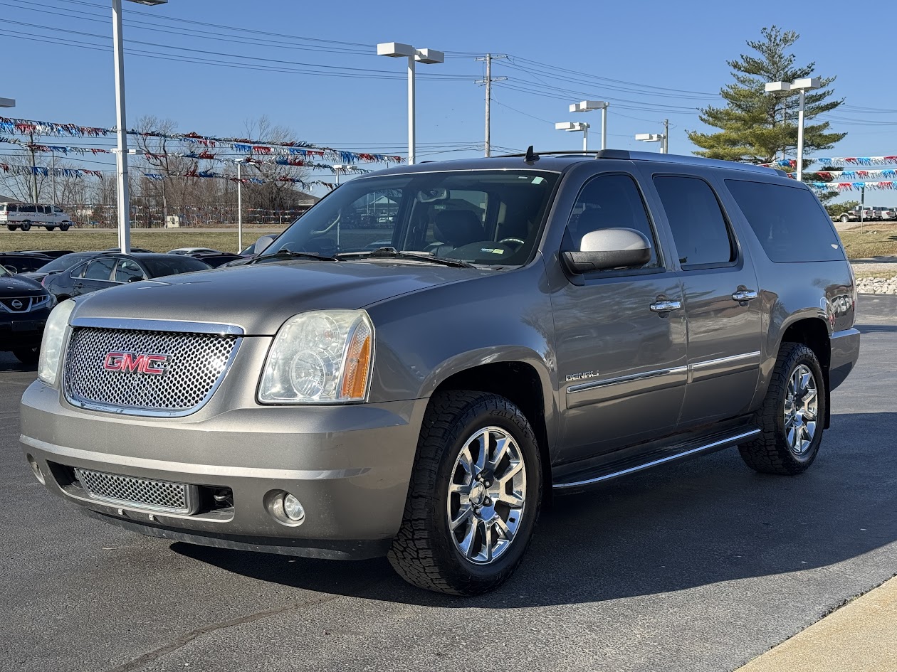 2012 GMC Yukon XL Vehicle Photo in BOONVILLE, IN 47601-9633