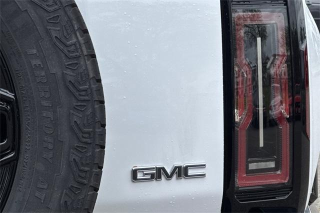 2025 GMC HUMMER EV SUV Vehicle Photo in ELK GROVE, CA 95757-8703