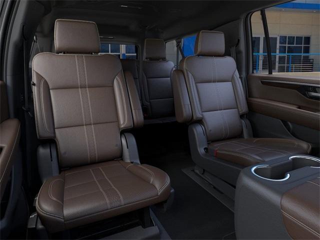 2025 Chevrolet Suburban Vehicle Photo in ENGLEWOOD, CO 80113-6708