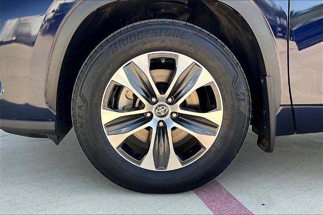 2023 Toyota Highlander Vehicle Photo in Grapevine, TX 76051