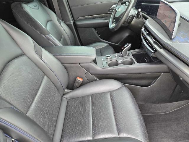 2024 Cadillac XT4 Vehicle Photo in DENTON, TX 76210-9321