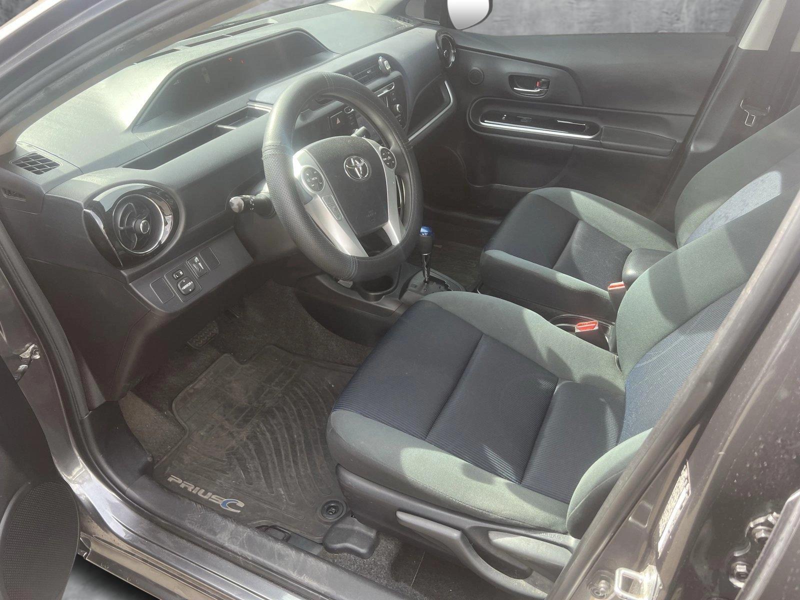 2015 Toyota Prius c Vehicle Photo in VALENCIA, CA 91355-1705
