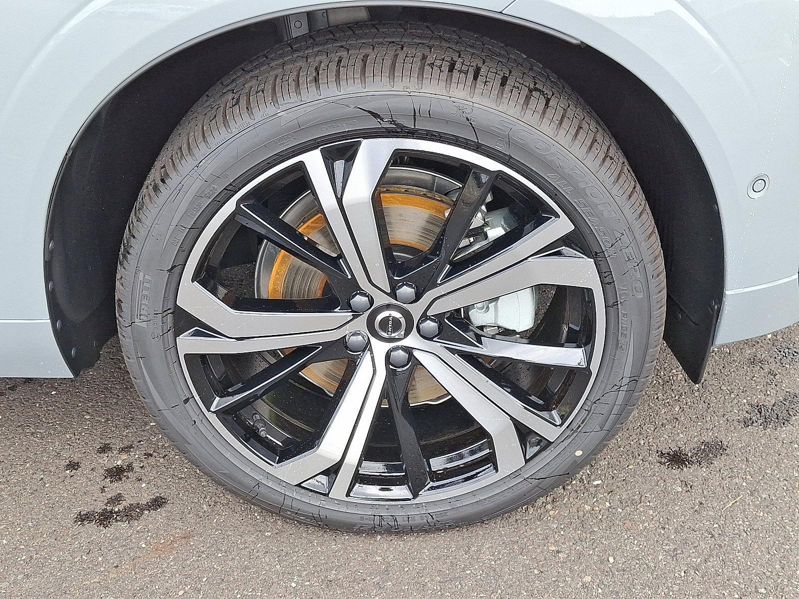 2025 Volvo XC60 Plug-In Hybrid Vehicle Photo in Trevose, PA 19053