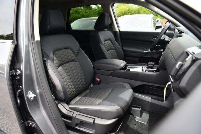 2025 Nissan Pathfinder Vehicle Photo in Ballwin, MO 63011