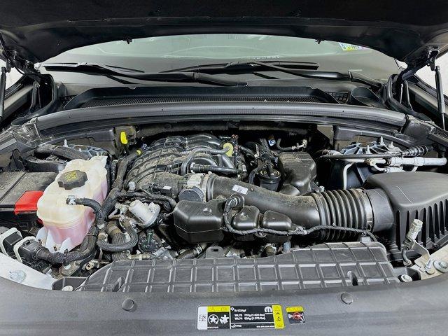 2024 Jeep Grand Cherokee L Vehicle Photo in Doylsetown, PA 18901