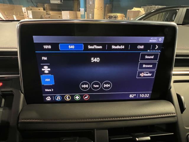 2021 Chevrolet Suburban Vehicle Photo in Roslyn, NY 11576