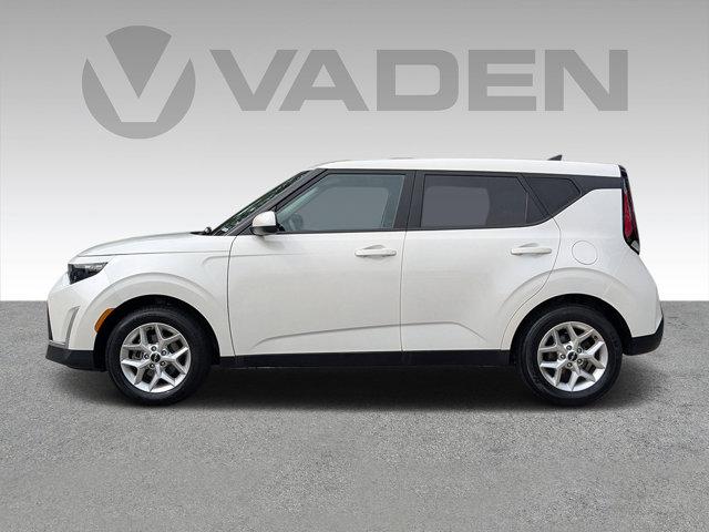 2023 Kia Soul Vehicle Photo in BRUNSWICK, GA 31525-1881