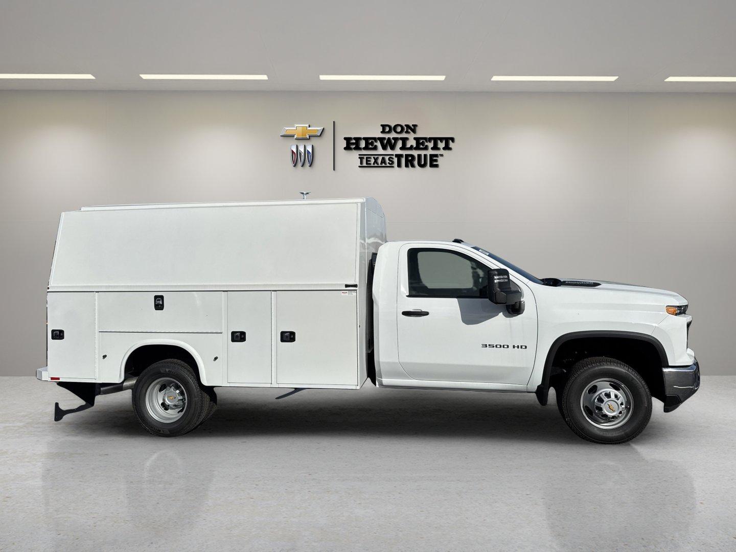2025 Chevrolet Silverado 3500 HD Chassis Cab Vehicle Photo in GEORGETOWN, TX 78626-7508