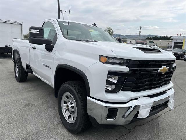 2024 Chevrolet Silverado 3500 HD Vehicle Photo in ALCOA, TN 37701-3235