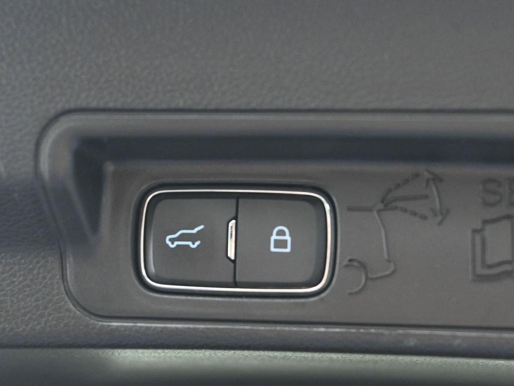 2021 Ford Explorer Vehicle Photo in Cedar Rapids, IA 52402
