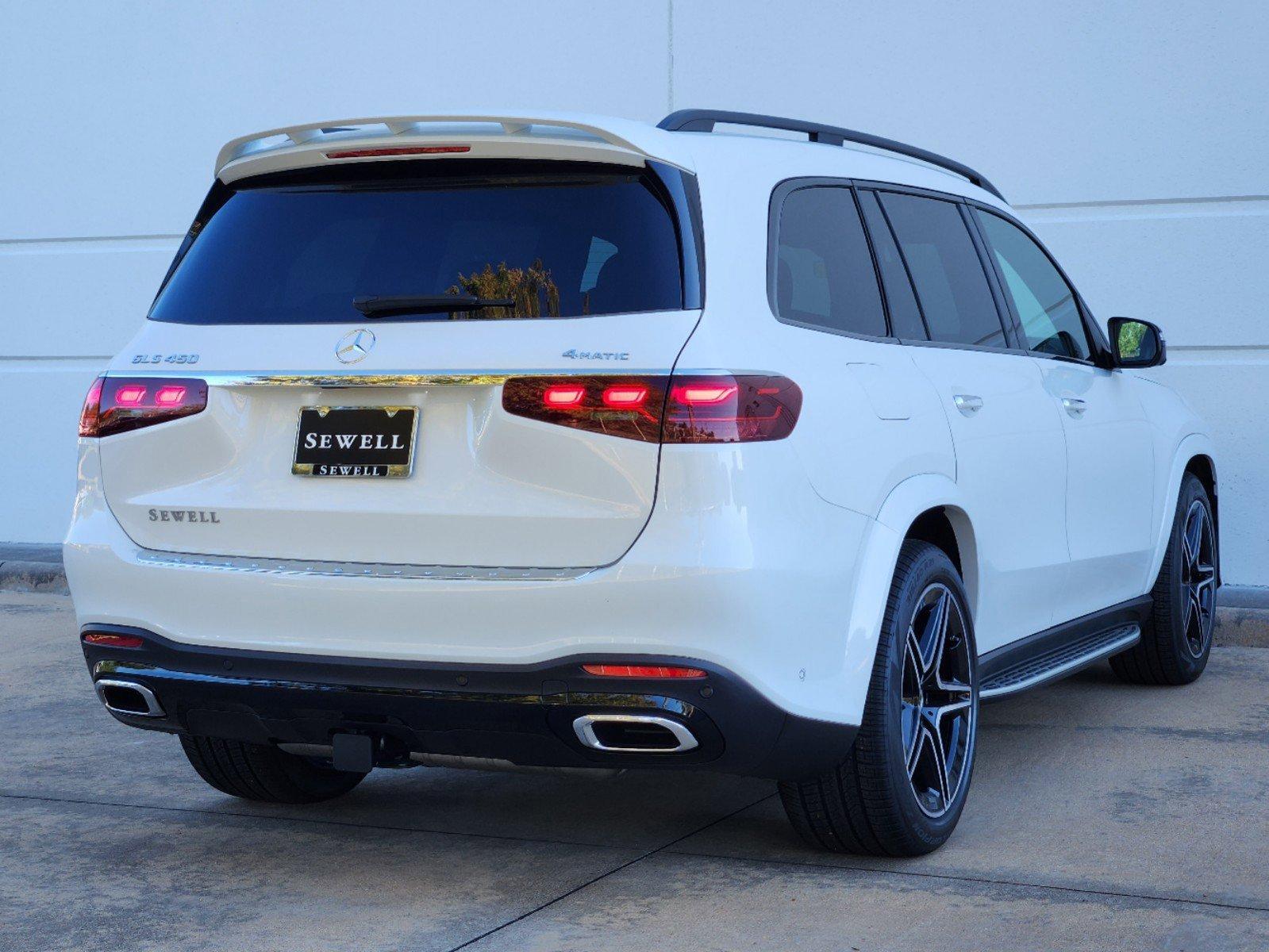 2025 Mercedes-Benz GLS Vehicle Photo in HOUSTON, TX 77079