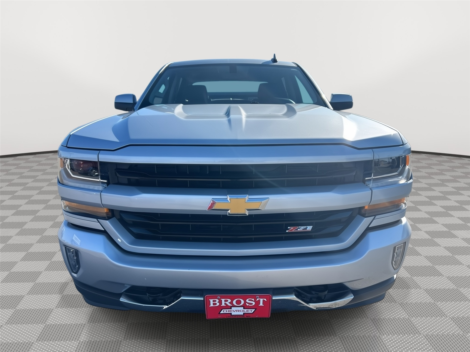 Used 2018 Chevrolet Silverado 1500 LT with VIN 1GCUKREC7JF227445 for sale in Crookston, Minnesota