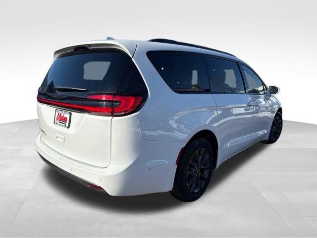 2021 Chrysler Pacifica Vehicle Photo in MEDINA, OH 44256-9631